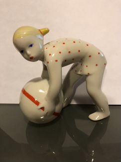 Девочка с мячом, Вербилки, фарфор