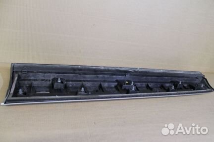 Молдинг двери правый передний Audi Q7 (4M)