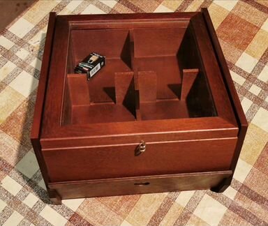 Хьюмидор, ящик, шкатулка для хранения сигар