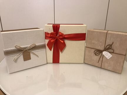 Подарочная коробка