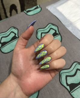 Модель на маникюр