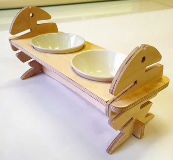 Подставка из фанеры для мисок для собак и кошек
