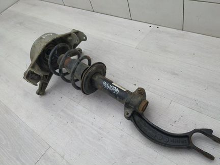 Амортизатор передний правый 8K0413038L Audi A4 B8