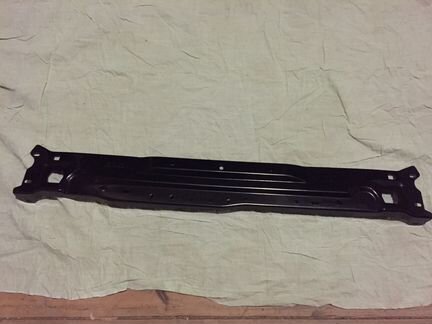 Планка верхняя на мерседес 204