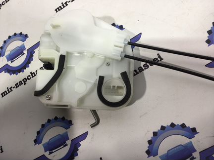 Замок двери задней правой Outlander III ASX