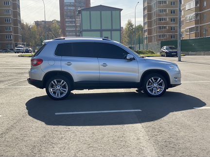 Volkswagen Tiguan 2.0 AT, 2011, 73 900 км