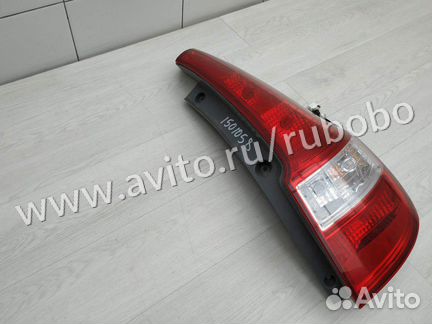 Фонарь правый 924022R100 Hyundai I30 FD