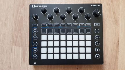 Синтезатор Novation Circuit