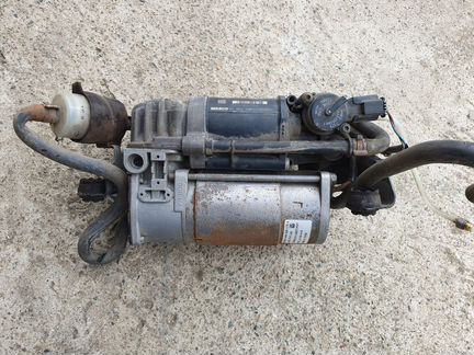 Компрессор пневмоподвески Mercedes W212 W218