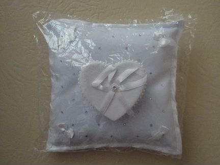 Подушечка для колец свадебная. Новая