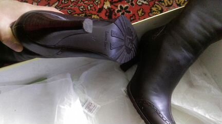 Продаются женские сапоги