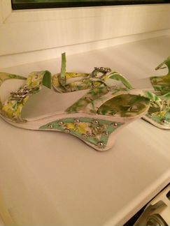 Летние босоножки на танкетке. Р38