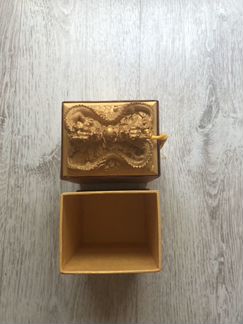 Подарочная коробка