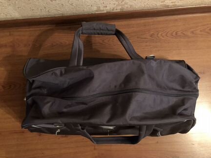 Чемодан (спортивная сумка) на колёсах