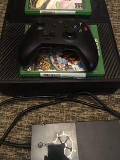 Xbox One 500 GB + 2 крутые игры + джой с аккумом