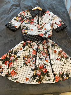 Платье с цветами в горошек