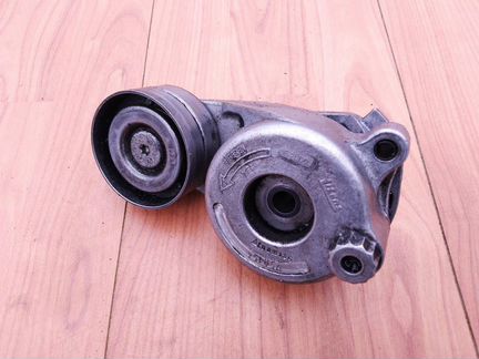 Натяжной ролик Mercedes 221 164 251 463 OM642