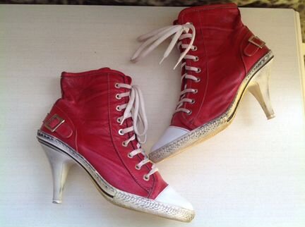 Кеды кожаные на каблуке