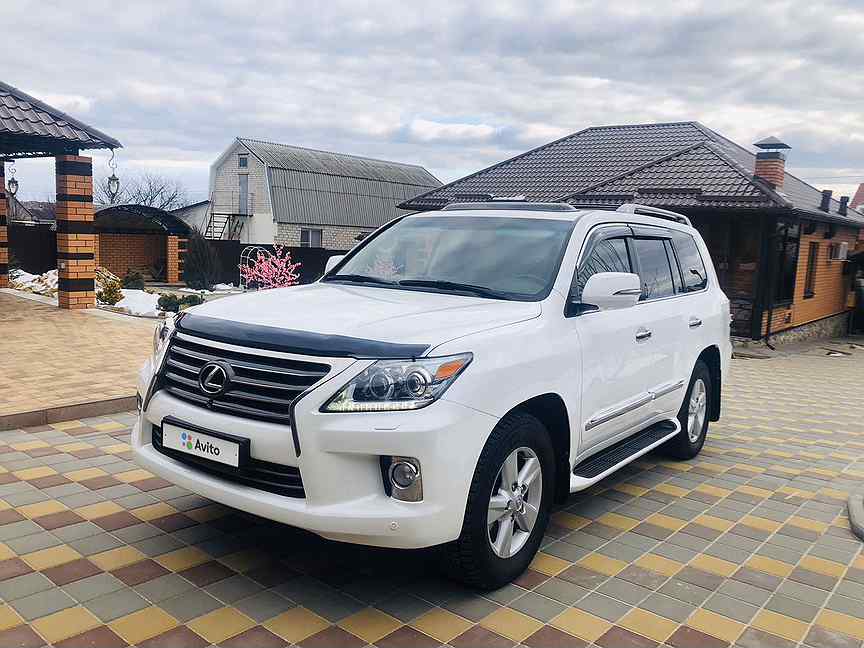 Lexus LX 570 2012