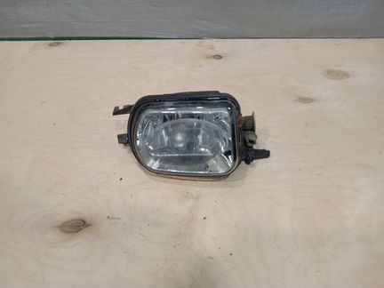 Фара противотуманная передняя левая Mercedes-Benz