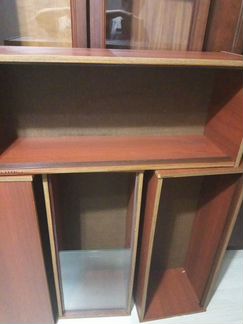 Книжные полки со стеклом