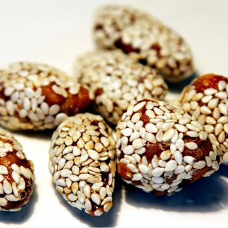 Миндаль в кунжуте с медом