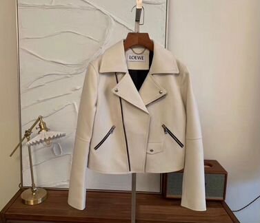 Кожаная куртка Loewe