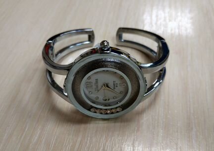 Часы наручные новые
