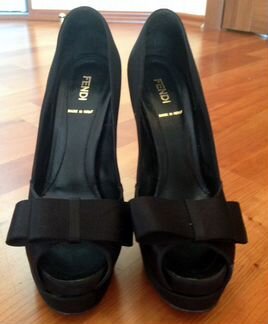 Босоножки Fendi 37.5