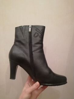 Сапоги зимние кожаные на цигейке и каблуке