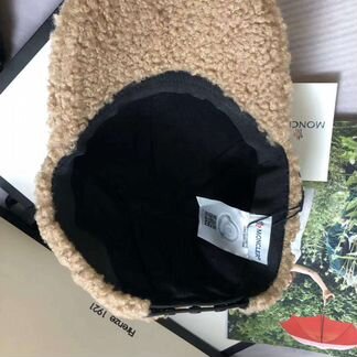 Бейсболка кепка зимняя черная беж moncler