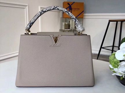 Сумка Louis Vuitton Capucines оригинал качество
