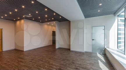 Угловой офис с шикарным видом