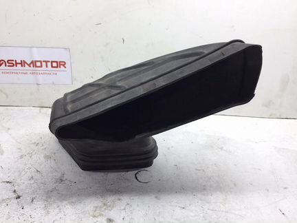 Воздухозаборник Audi A4 2.0 tfsi