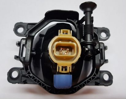 Противотуманная фара Mitsubishi Pajero 4