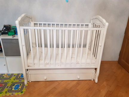 Кроватка + матрац (с маятником Гандылян Шарлотта)