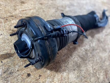 Пневмостойка Audi A8 D4/4H 2012г