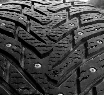 Nokian Hakkapeliitta 8 235/55 R19