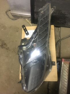 Передняя левая фара на Ferrari Italia