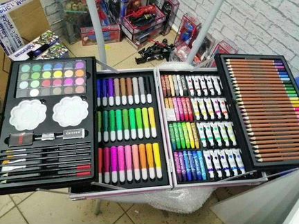 Нaбоp для рисования в метал. чемодане