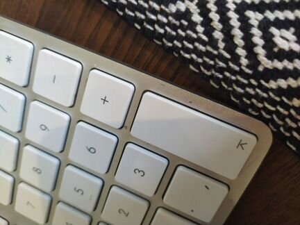 Полноразмерная клавиатура Apple A1243