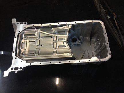Поддон двигателя Mercedes 611 Мотор A6110100113