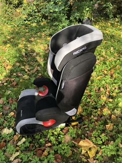 Детское автомобильное кресло recaro