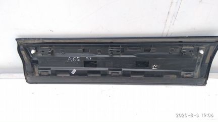 Накладка двери задняя правая Audi Q3