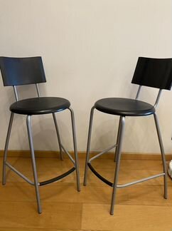 Полубарный стул