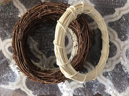 Венок из ротанга