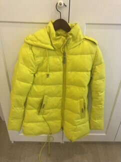 Куртка лимонного цвета