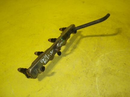 Топливная рампа 1.8л Honda Civic 8 5D 16620R60U01