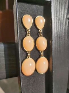 Серьги на гвоздиках (бижутерия)