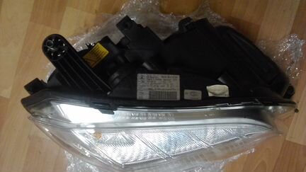 Фара правая мерседес 204 Правая фара Мерседес 204